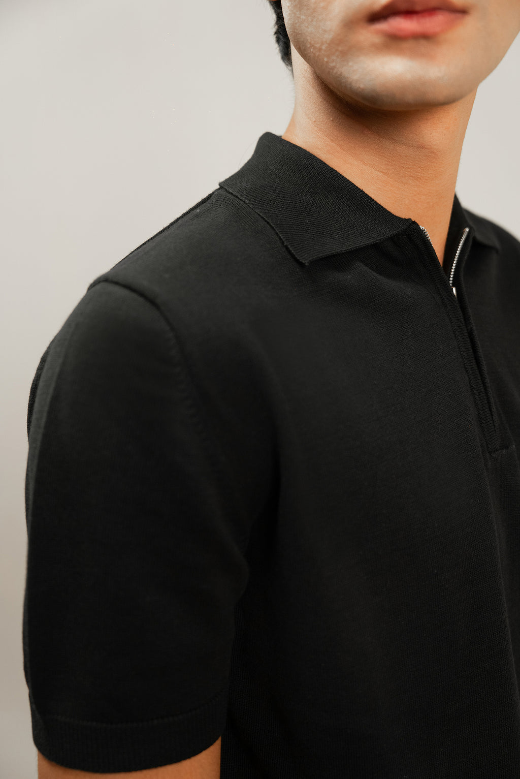 L’VALLON HALF ZIPPE POLO - Black