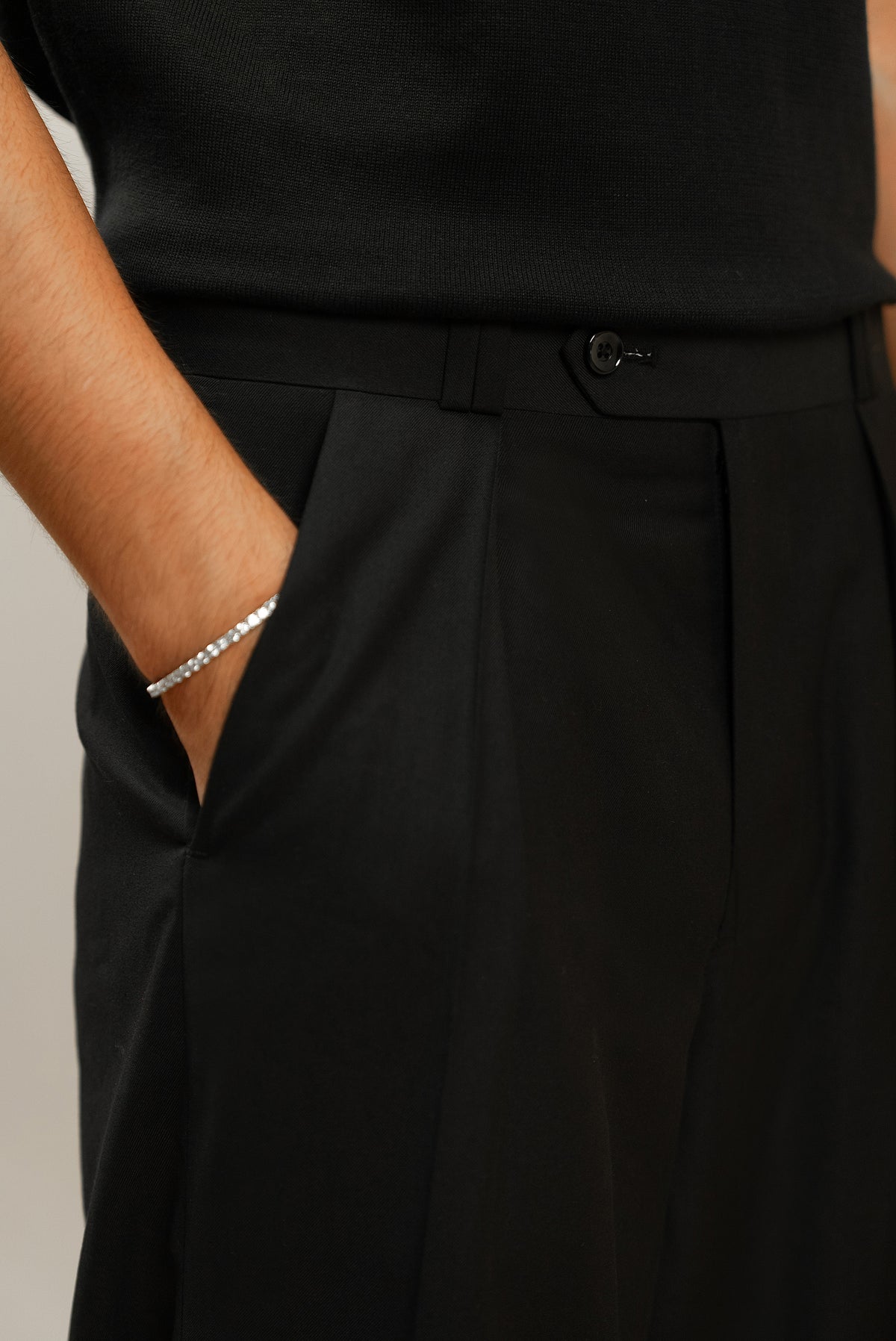 THE SAVILE PLEATED PANT - Black